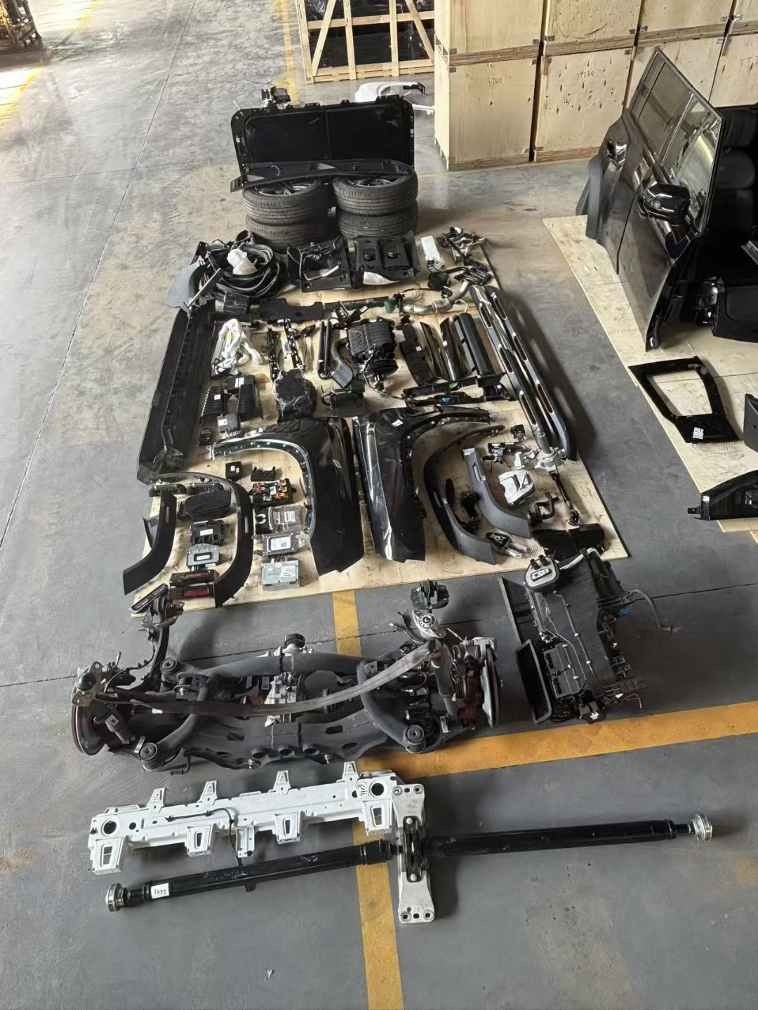 Reliable bulk container exports of premium auto parts to dealers and distributors worldwide.
