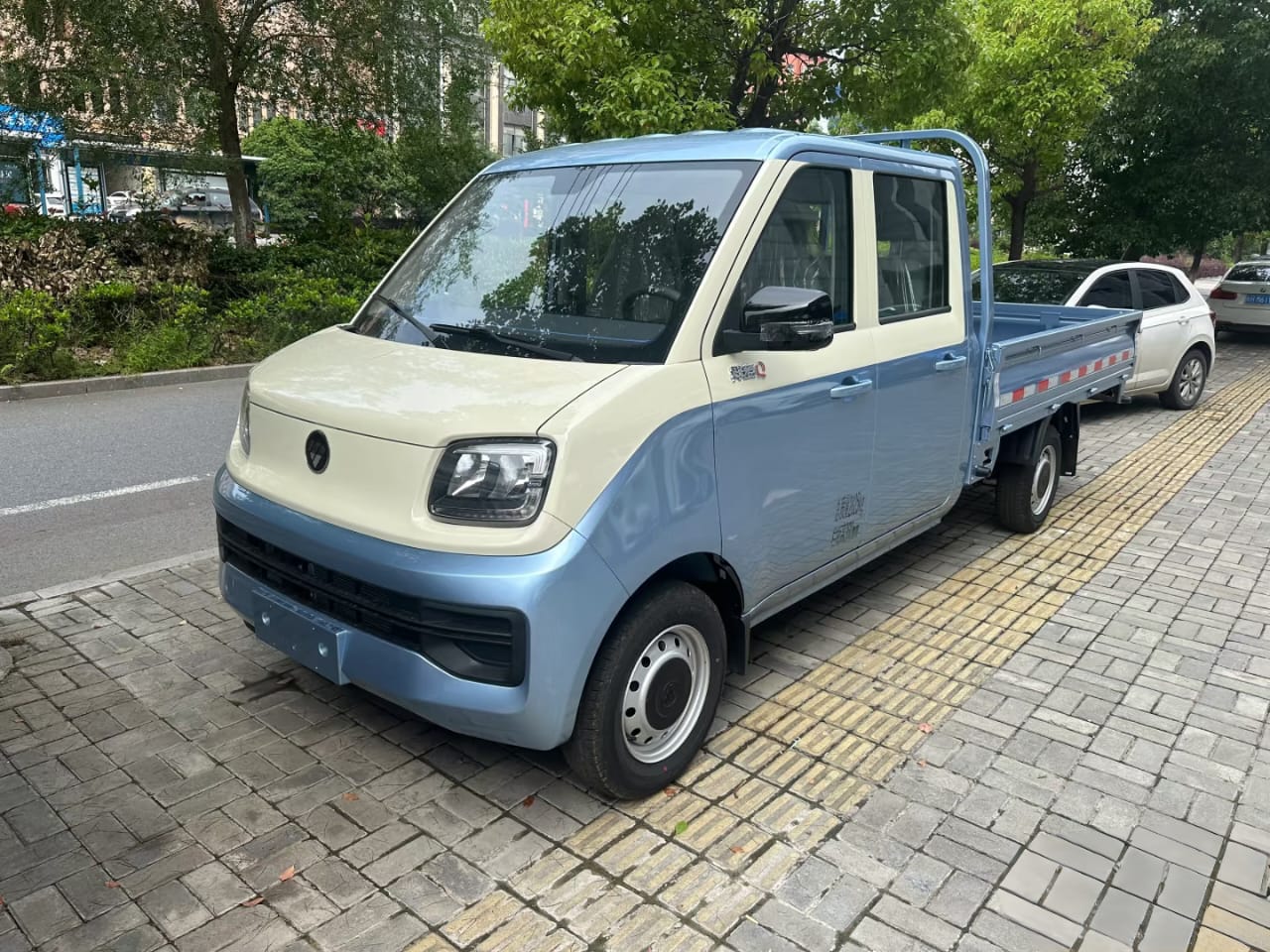 Our electric trucks deliver reliable performance and efficiency for demanding commercial operations across any market.